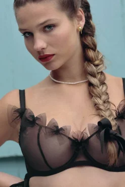Plunge Bras | Balconette Bras & Demi Bras>Agent Provocateur Fawn Plunge Underwired Bra, Size UK 32D Black