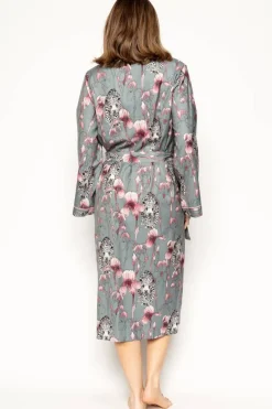 Kimonos & Robes><noscript><img width=