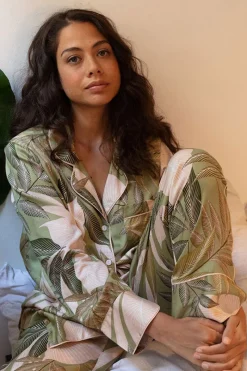 Pyjama Sets | Lingerie Sets>Fable u0026 Eve Richmond Leaf Print Pyjama Set Multi