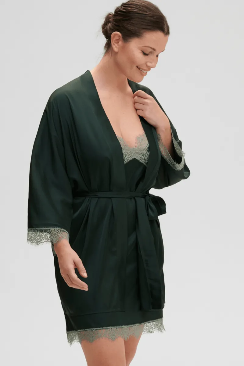 Kimonos & Robes | Luxury French Lingerie>Simone Pérèle Satin Secrets Kimono in Kolsai Green